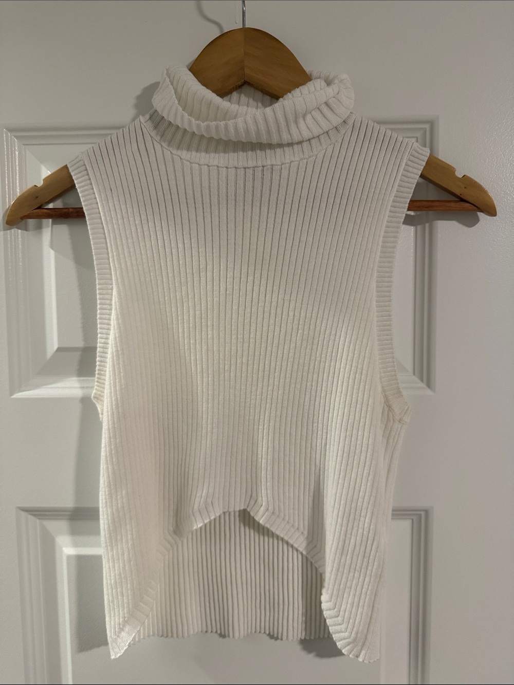 Forever 21 White Ribbed Sleeveless Turtleneck Crop Top
